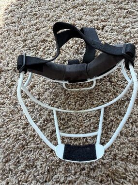 Schutt softball Black and White Face Guard